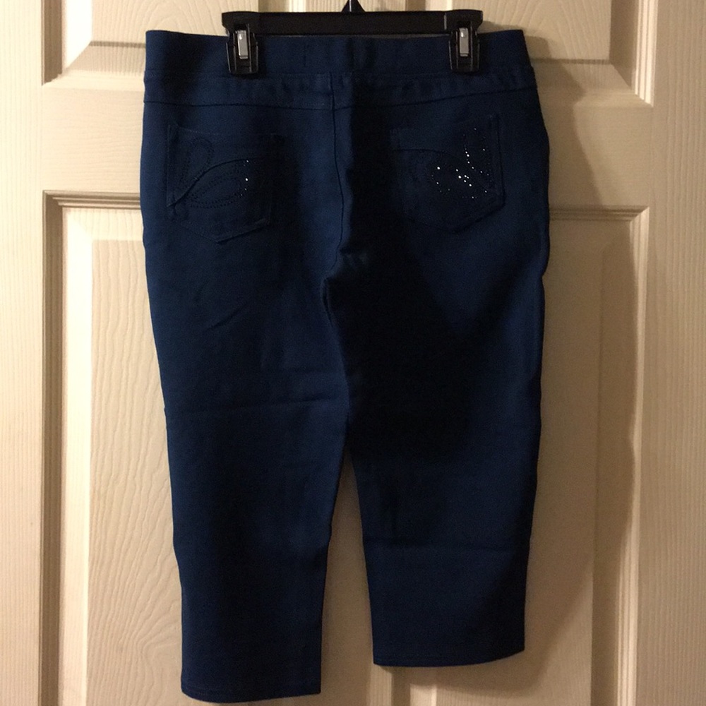 Capris - Picture 3 of 5